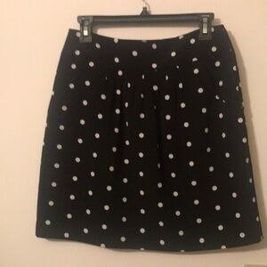 Worthington black with white polkadots two front pockets side zipper